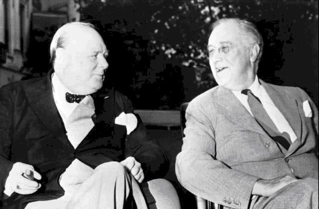 奇怪|一幅奇怪的中南美洲地图,是如何在二战中拯救英国的?