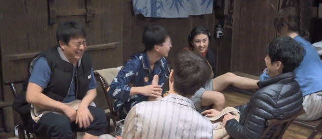 楊紫|享受張子楓洗腳服務(wù)時(shí)，楊紫下意識(shí)的話(huà)成亮點(diǎn)，素質(zhì)高低很明顯！