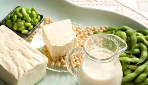 月经周期|女性40岁后,月经如果出现这3个特点,可能在1~3年内“绝经”!