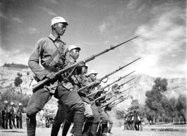 战士|八路军旅长叛变投敌,这位连长只身闯入敌营,将其活捉!此人是谁