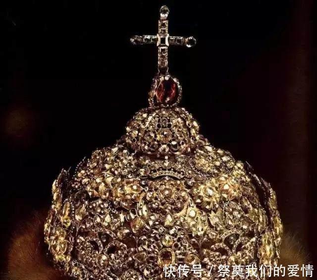 大明|清朝、俄国和英国的皇冠和大明凤冠一比，显得根本不够看！