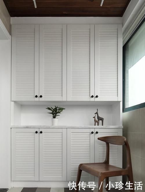 衣物|阳台这么设计,既不影响晾衣服,还能作为休闲区!太聪明了