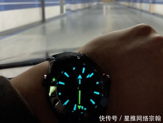 男生戴黑色手表好看吗？三款万元黑色运动腕表推荐