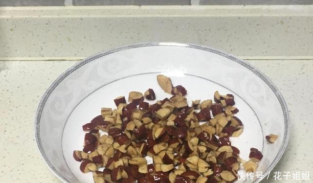 春季吃红薯不如吃它,加粉一拌一蒸,越嚼越香,主食零食两相宜!