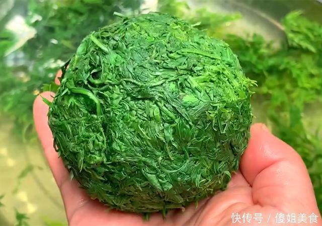 夏天，用它包饺子，又香又嫩，不花1分钱，比韭菜茴香都好吃