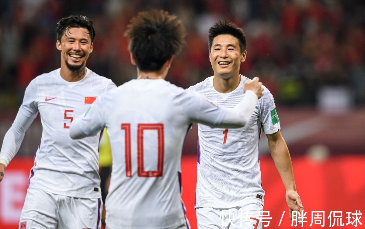 回家过年|亚足联官宣，国足世预赛春节两战或大翻盘，李霄鹏比李铁运气好