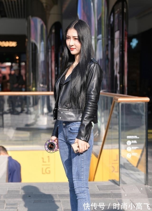 蕾丝 棕色性感吊带搭配棕色时尚打底裤,看似简单,千鸟格打底裤