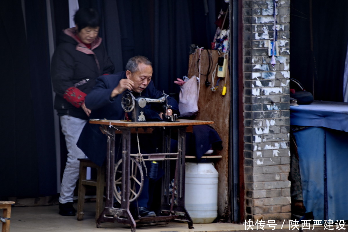 建水古城扫街照片【严建设】