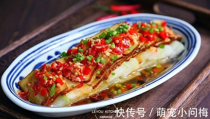 12道新年素菜,好吃还好看,年夜饭端上桌,比大鱼大肉更早光盘