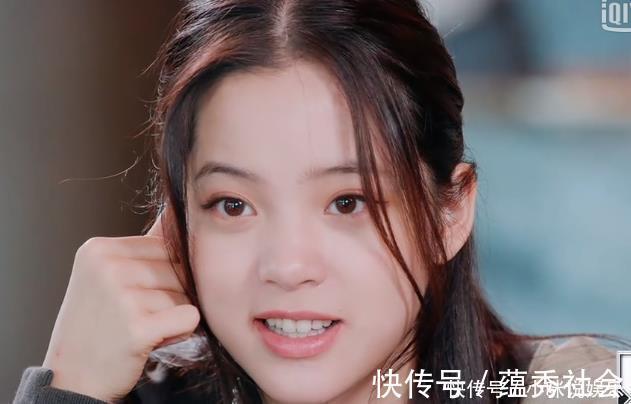 刘雨昕“连环挑眉”绝技丞丞看呆,欧阳娜娜不服输注意她做了啥