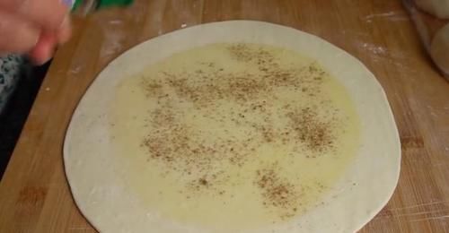 家常千层饼做法，一层层撕着吃，蓬松暄软好消化，新手也能做成功