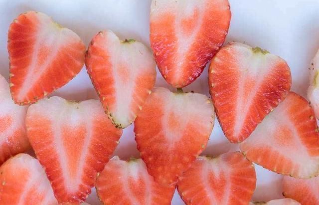 切面|食物最“神奇”的一面，草莓爱心、彩虹蛋糕不算啥，图5才服气