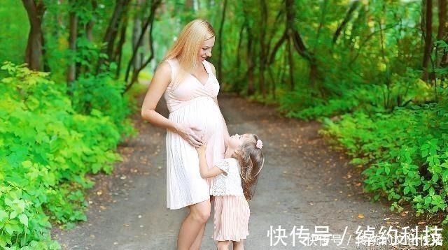 孕期|孕期,孕妈散步时,尽量避开这2个时间,或许对宝宝好!