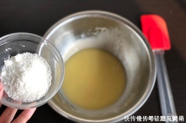 这面包跟棉花一样软,植物油做椰蓉酱竟比黄油还好吃,配方全赠送