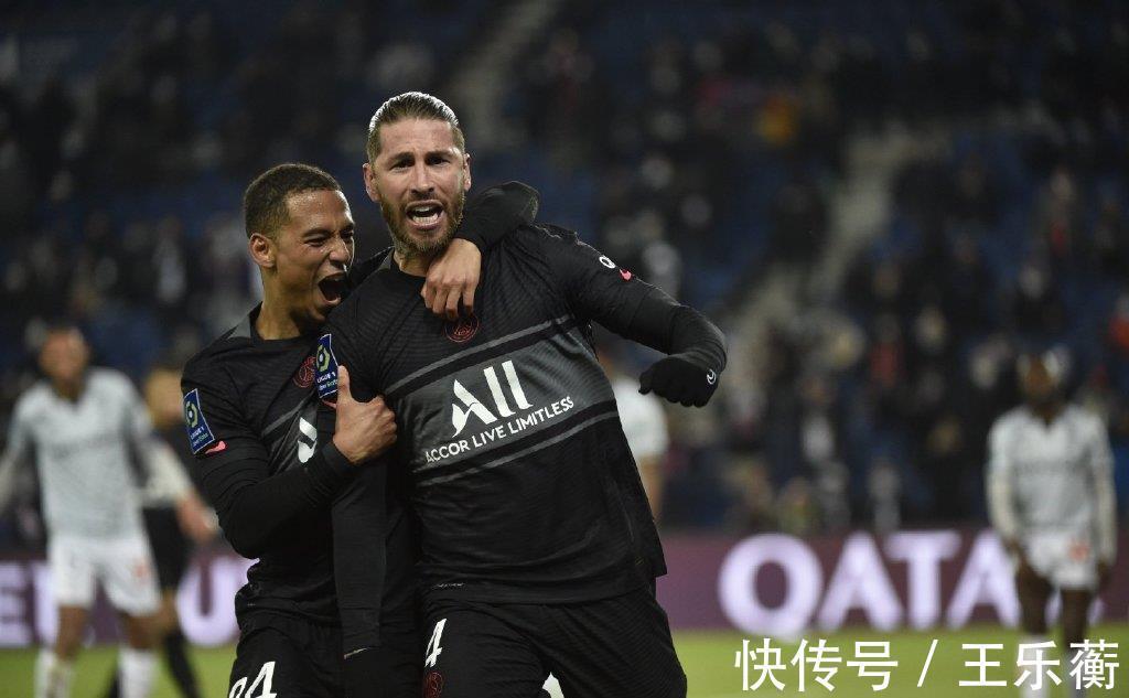 首冠|4-0!巴黎踢疯了,68%控球+狂轰21脚,3大巨星爆发,助梅西争首冠