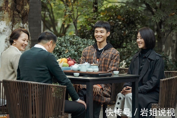 王大印|《你好,火焰蓝》父母三观正,孩子自然通透,江桐如此,他也如此