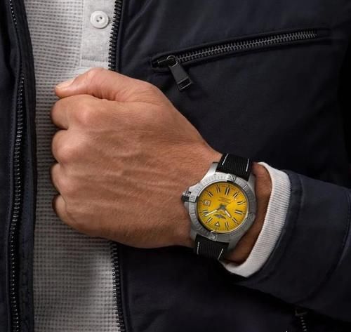 朋友想买一块男机械手表，什么品牌好？1万左右！哪里买正品？