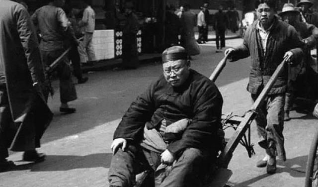 老照片|清末民初老照片真实的“黄飞鸿与十三姨”，出宫溜达的宫女