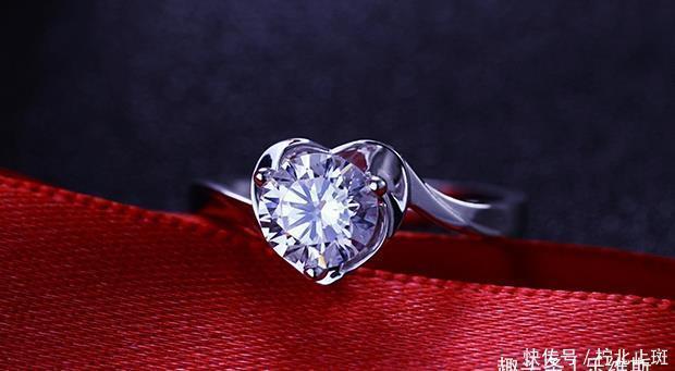 原则|婚戒能选玫瑰金戒指吗?婚戒款式怎么选?三点原则要记牢