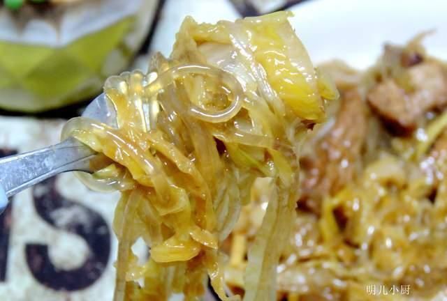 酸菜|一到冬天就馋这菜,荤素一锅出,酸爽开胃营养丰富,暖身身体棒