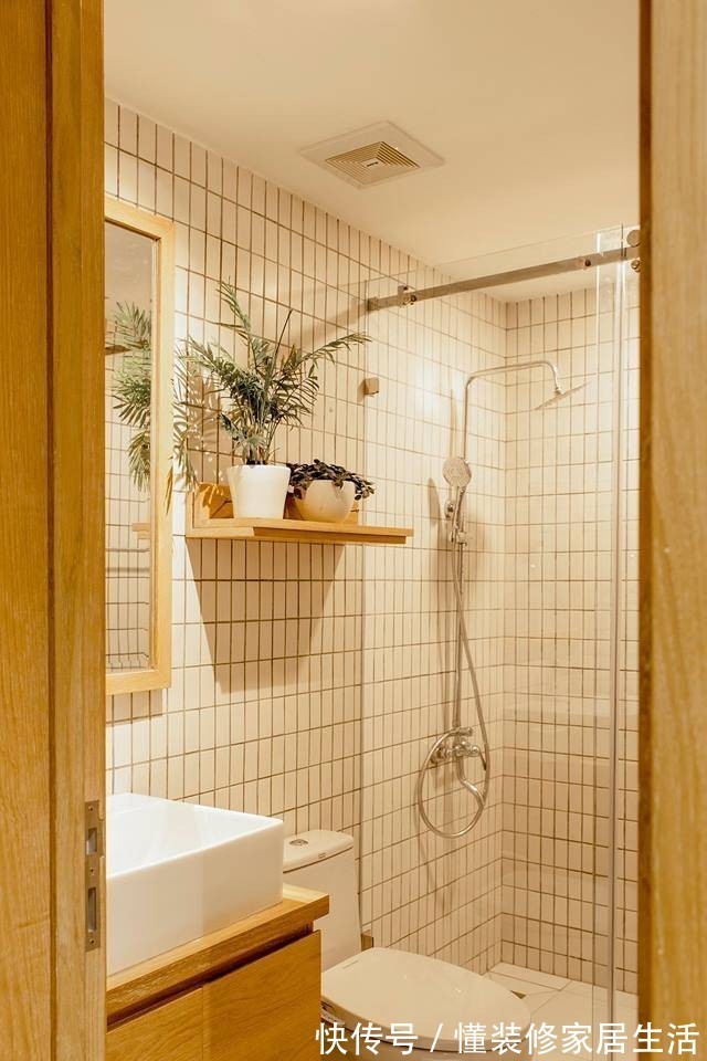 沙发|不吊顶、不铺砖、不买沙发,以餐桌为中心,这套房装修太有想法了