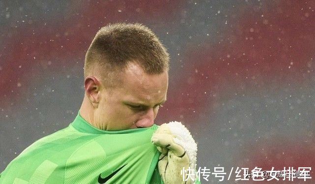 欧冠|巴萨惨了！欧冠出局损失2000万欧！名嘴詹俊：梅西该庆幸转会巴黎