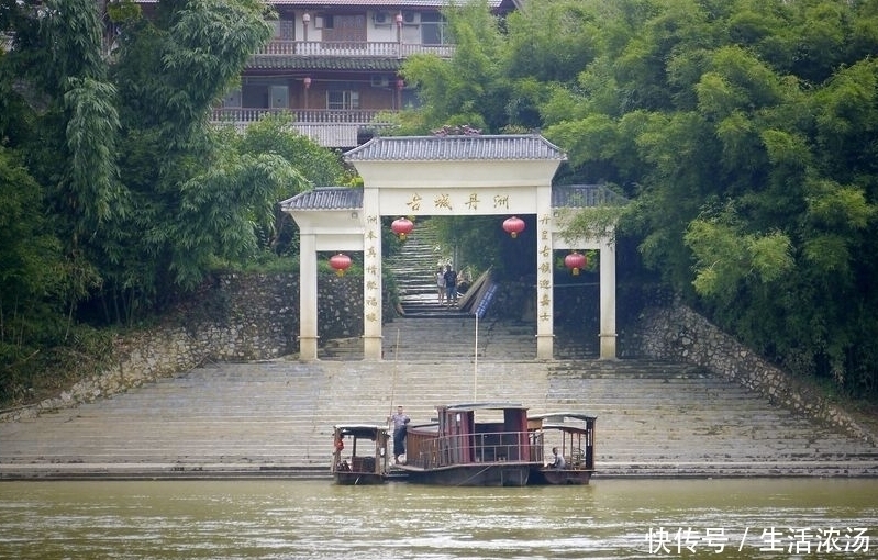 我国独一无二的水上古镇，400多年无修桥通车，竟是因居民反对