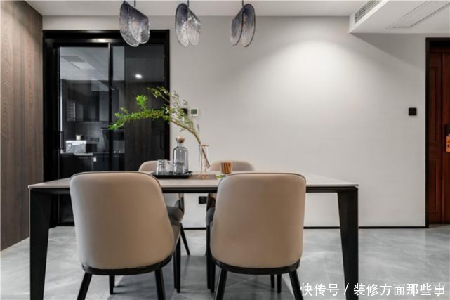 灯光|100平现代风二居室,利用冷与暖互补,呈现令人赏心悦目的空间