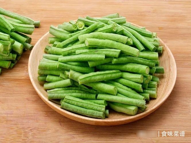 豆角|进入7月，遇见此菜别犹豫，一次性买10斤，凉拌着吃，爽口又开胃