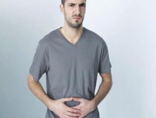 大便|痔疮和肠癌傻傻分不清，中年男子查出肠癌，大便早已“提醒”