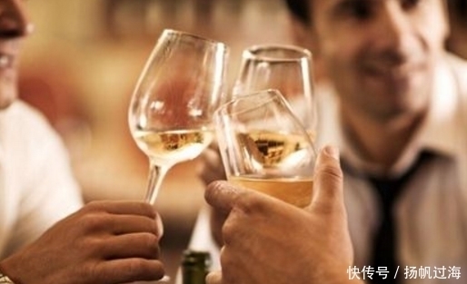 若是男性长期不喝酒,身体会怎么样呢?这4大变化或许会找上你!