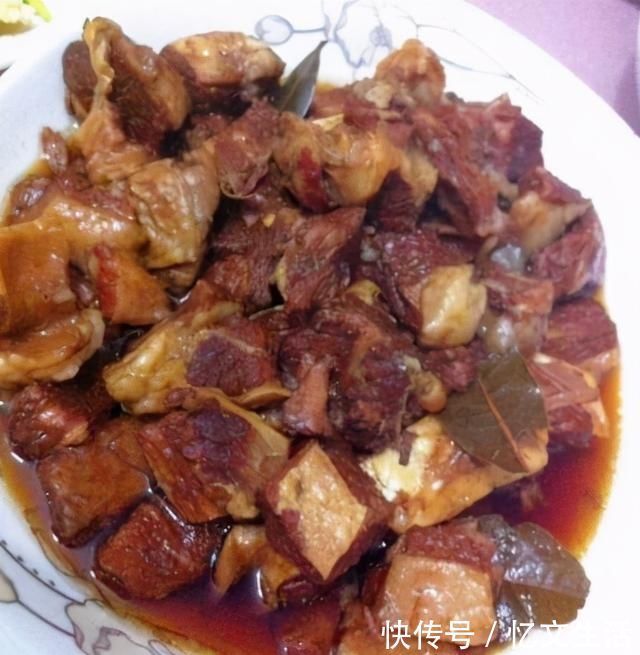 炖牛肉时,千万别着急下锅!多加这1步,软烂入味还不柴