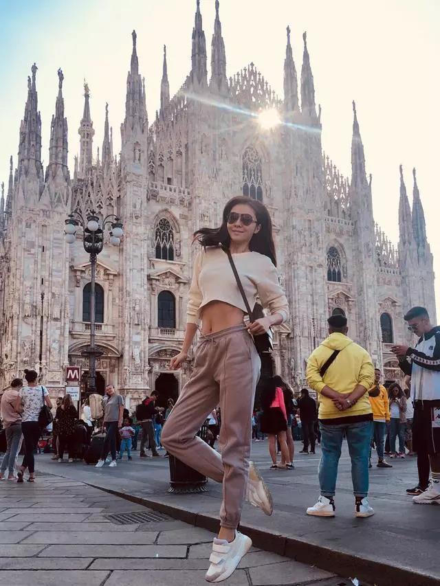 羊毛卷 真正会打扮的女人,通常会留的“5种”发型,轻松遮盖发际线问题