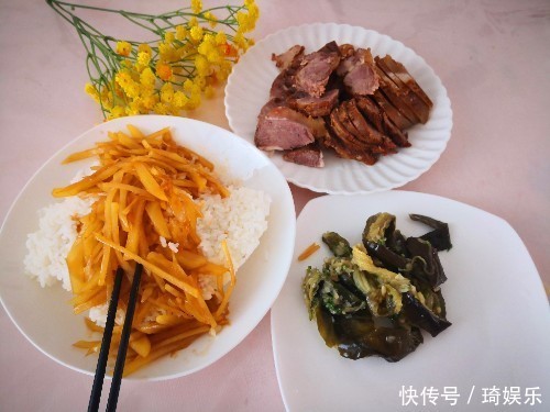 晒70后空巢中年人的午餐，1个人吃饭也不糊弄，网友精致的男人