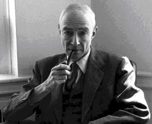 身边|苏联最美女间谍,潜伏在爱因斯坦身边多年,只为窃取原子弹机密