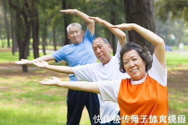 预防老年痴呆|60岁后,老年人在生活上,尽量少做这3件事,对健康有好处