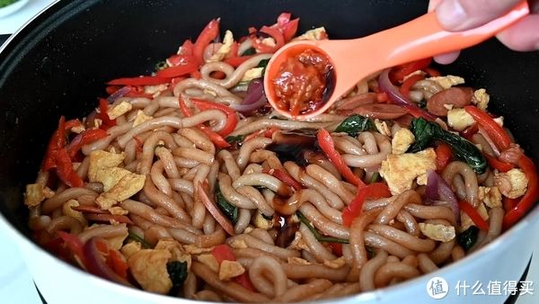 吃一次就上瘾的炒土豆粉,一周吃十次都不够,柔软筋道、鲜美四溢的土豆粉,