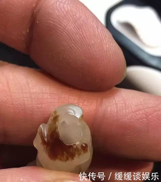 传奇|8万无人问津,到290万成交:一个小玉人的传奇!