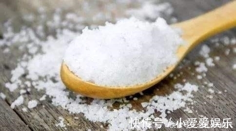 最新版|为何患骨质疏松的人数多？营养师提醒：45岁后少吃2种白色食物