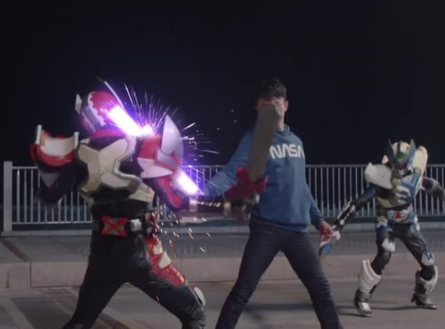 铠甲勇士官方开展见面会，刑天造型再次崩坏，鹰帅被粉丝直呼风鹰侠