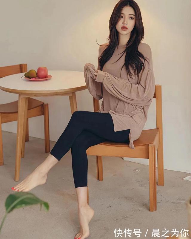 普拉提运动|这位韩国女神，坚持健身，小蛮腰搭配大长腿身材凹凸有致