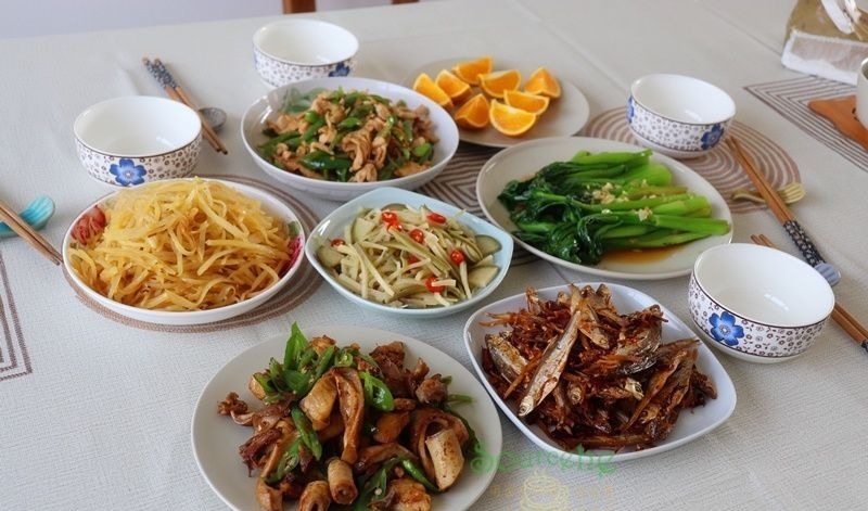 四个女人的晚餐，六道家常菜，网友：会过日子，可以娶回家！