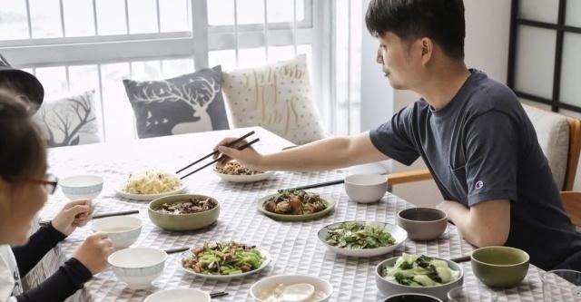 业主|这是什么神仙操作54平两居改三居,还能住下一家四口,太厉害了!