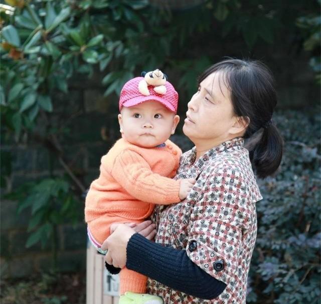 姥姥|为什么孩子更喜欢去奶奶家,而不是姥姥家孩子的回答很现实