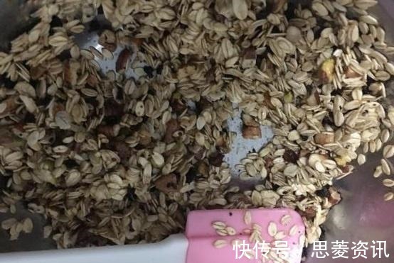 麦片|钓鱼时不妨加点“料”,这些常见的东西钓鱼有奇效!
