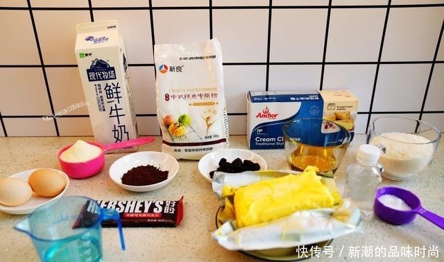 喜欢巧克力和椰蓉的试试这月饼,太香了!其它月饼一比都是浮云了