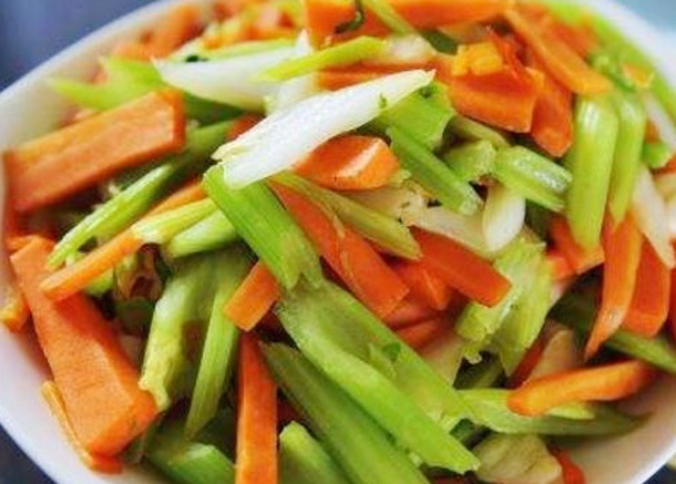 青春痘|孩子18岁青春期易长青春痘少吃辛辣，多吃美容菜，清热解毒皮肤好