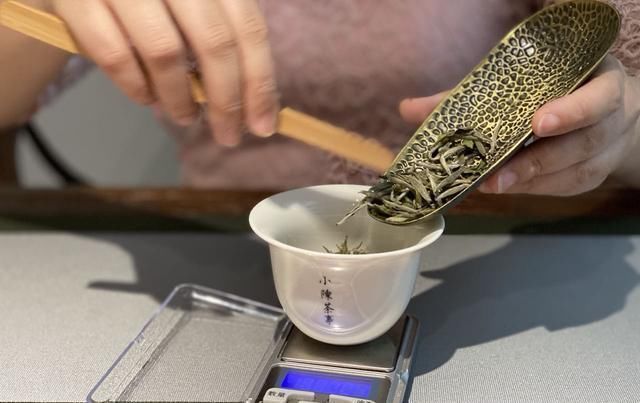 备受|白毫银针备受误解的3个表现,有人避之不及,但老茶友却只爱喝它