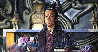 得罪邻居丢皇位,这两个历史故事告诉你出来混,迟早要还的