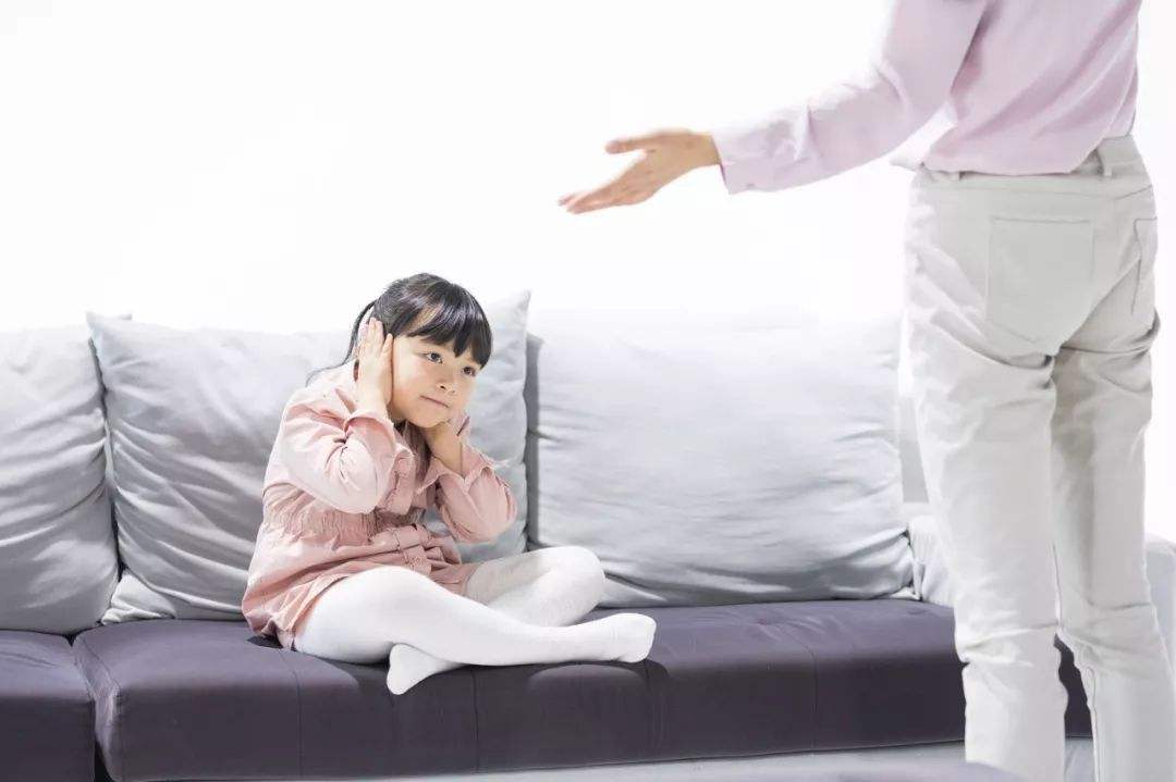 文竹|批评孩子也分时机教育孩子要“看场合,讲时机”才能起大作用